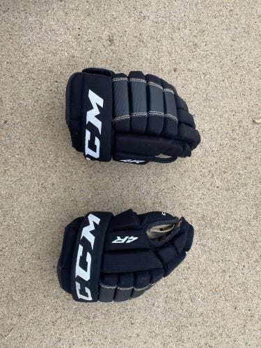 CCM 4R hockey gloves