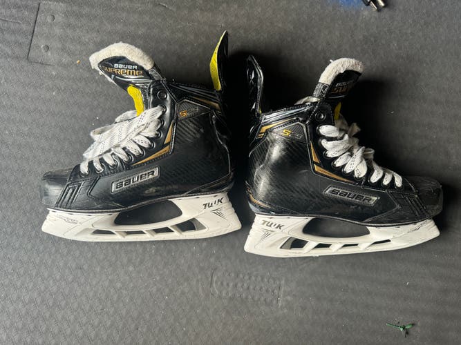 Used Senior Bauer Regular Width   7.5 Supreme S29 Hockey Skates