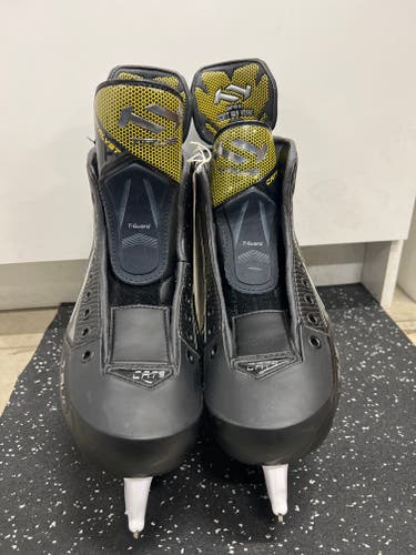 Used Senior True Catalyst 9 Hockey Skates Wide Width 10.5