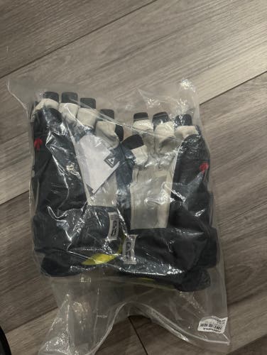 IIHF Wingman hockey gloves
