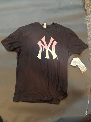 New York Yankees Championship Drip Tee all -NWT Size XL