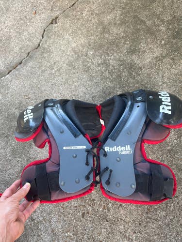 Used Medium Youth Riddell Pursuit Shoulder Pads