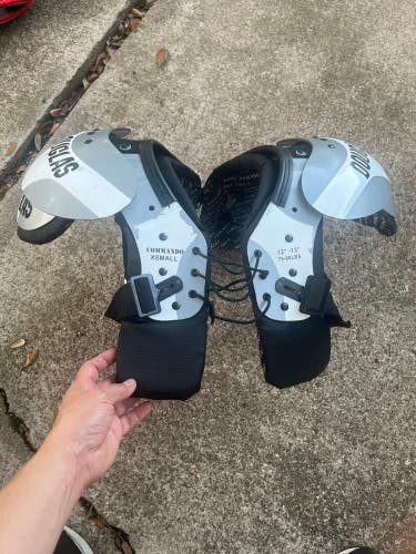 Used XS Youth Douglas Shoulder Pads