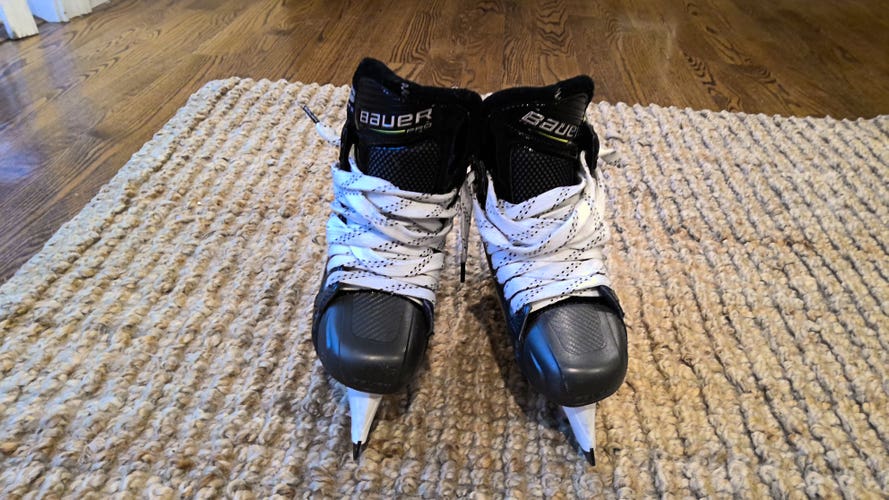 Used Senior Bauer Pro Hockey Goalie Skates Regular Width Size 6