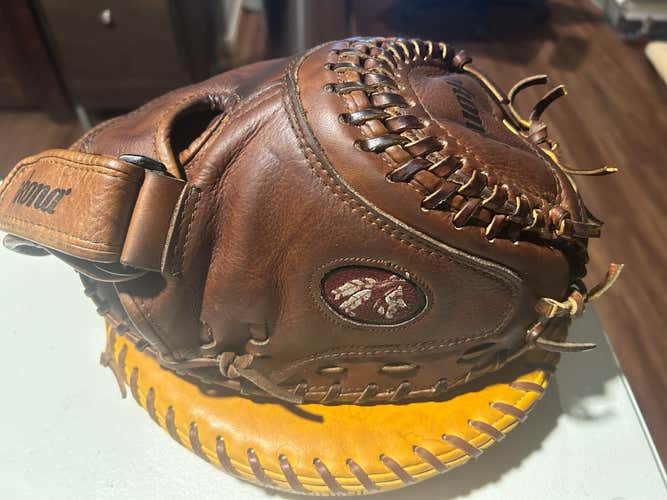 Nokona Catcher's WF-3250 Baseball Catchers Glove (32.5")