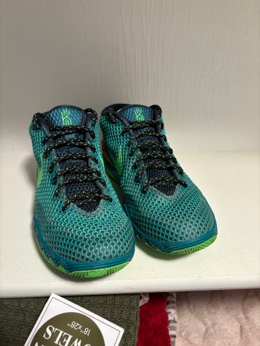 Size 5 - Nike Kyrie 1 Australia (No Box)