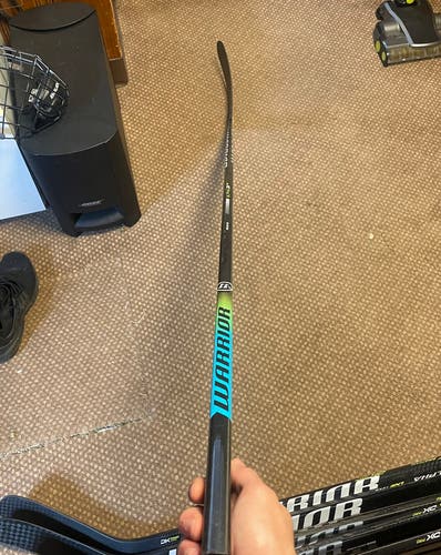 Alpha DX Pro Senior Warrior Right Handed W90 (P92) Grip Pro Stock Hockey Stick