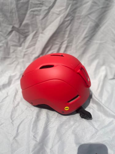 New Men's Giro Helmet