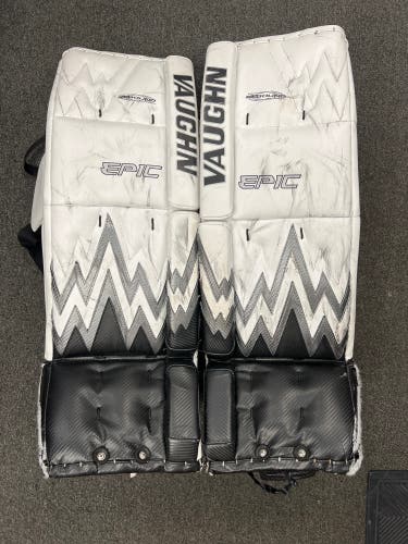 Vaughn Epic 8606 32+1” Goalie Leg Pads