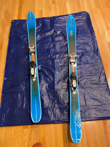 Used 2015 Women's Salomon 166 cm All Mountain BBR V Shape Skis With Bindings Max Din 13