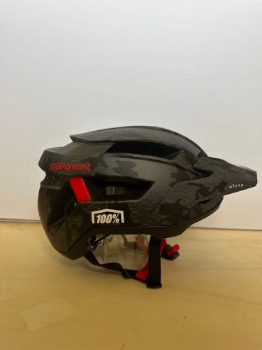 100% Altis Mtb Helmet **New In Box**