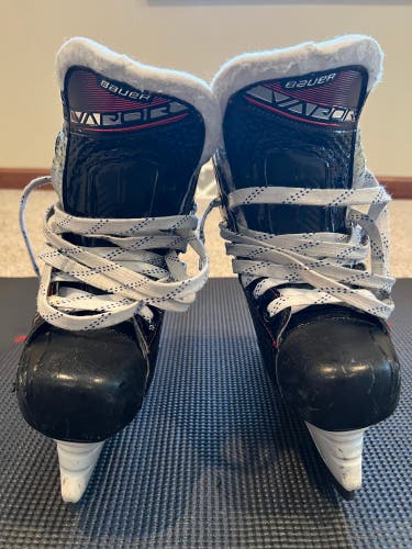 Used Junior Bauer Regular Width Size 1.5 Vapor XLTX Pro Hockey Skates
