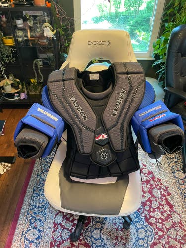 New  Vaughn  Velocity V10 Pro Goalie Chest Protector
