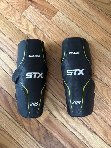 Used Adult STX Stallion 200 Arm Pads