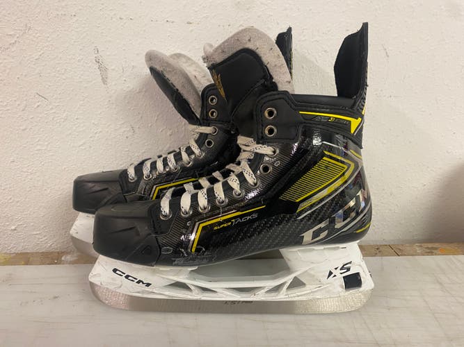 CCM Tacks AS3 PRO Mens Pro Stock Size 9.5 Hockey Skates MIC 73114