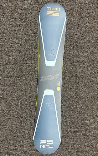 New Men's Burton Snowboard All Mountain Without Bindings Soft Flex True Twin