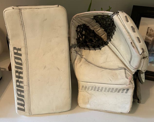 Warrior G2 Classic Pro Gloves Set Blocker & Catcher