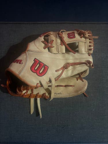 Used  Infield 11.75" A2000 Baseball Glove