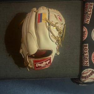 Used  Pitcher's 11.75" Heart of the Hide Baseball Glove