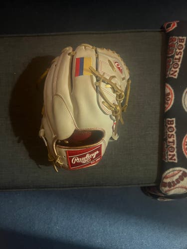 Used  Pitcher's 11.75" Heart of the Hide Baseball Glove