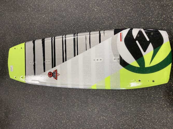 Used Hyperlite Baseline 136 Cm Wakeboards