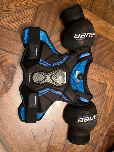 Used Large Intermediate Bauer Bauer vapor volt Shoulder Pads