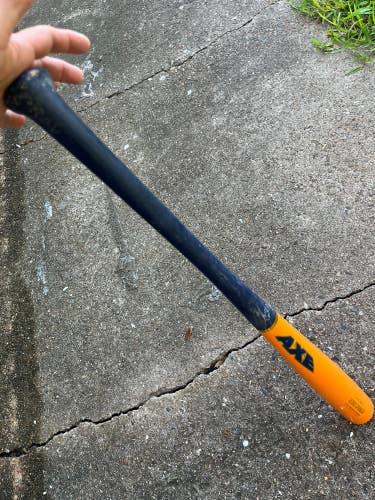 Used Kid Pitch (9YO-13YO) AXE Pro GS4 George Springer MVP Edition Bat (-3) Maple 28 oz 31"