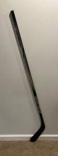 Used Junior Bauer Right Handed P92 Vapor Hyperlite 2 Hockey Stick