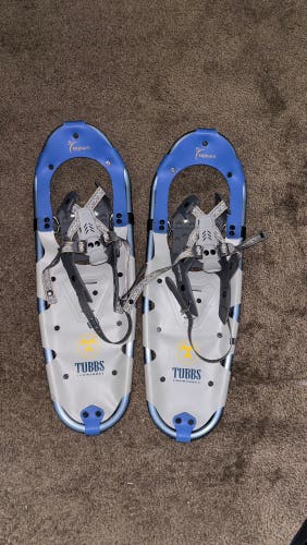 Used  25” Adjustable Snowshoes