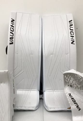 Vaughn SLR3 Goalie Leg Pads 33”