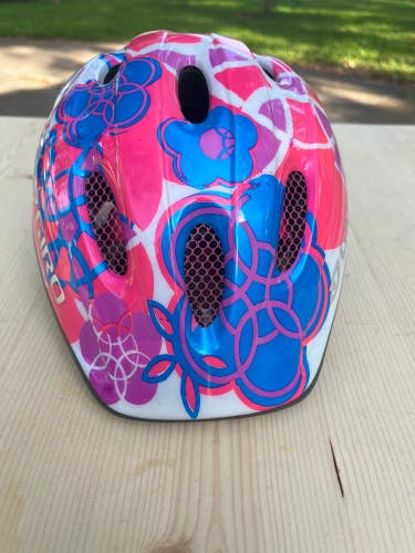 Used Giro Helmet Sm Bicycle Helmets Pink & Blue (A R6 S2 L2)