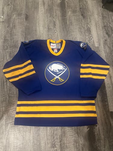 Buffalo Sabres CCM Vintage Jersey Men’s Size XL Blue