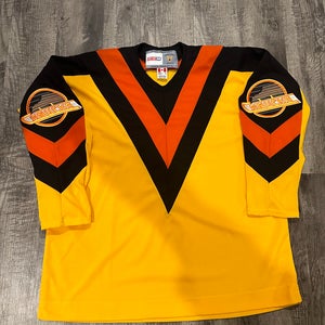 Vancouver Canucks CCM Jersey MiC Yellow Men’s Size XL BNWOT