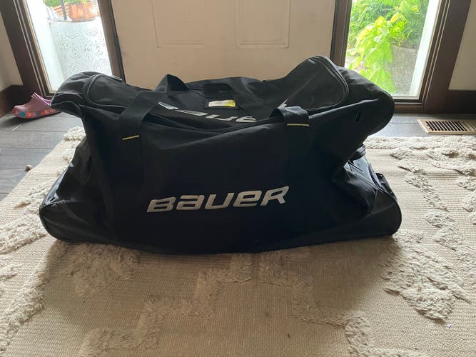 36” Bauer Wheeled hockey bag