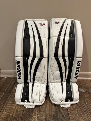 26"+2 Vaughn Velocity V7 Goalie Pads