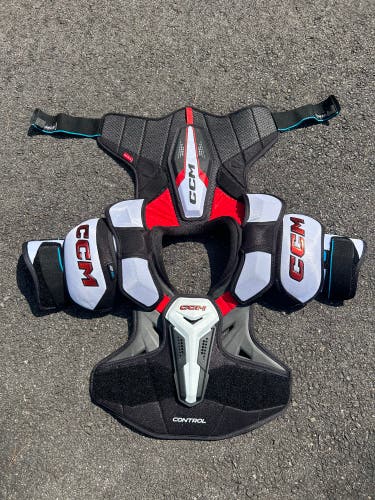 CCM Control SR Small Shoulder Pads