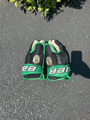 Used Bauer 13” Team Pro Gloves