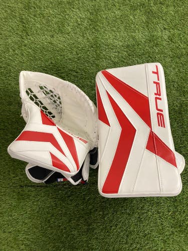 New Senior True Catalyst 7x3 Goalie Gloves & Blockers Regular