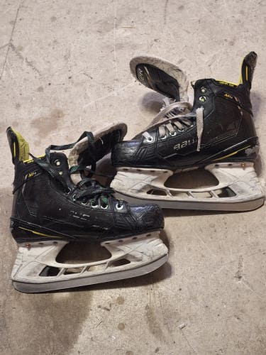 Used Intermediate Bauer Supreme M4 Hockey Skates 6.5