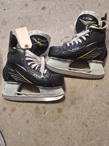 Used Junior CCM Tacks 1092 Hockey Skates Regular Width Size 2