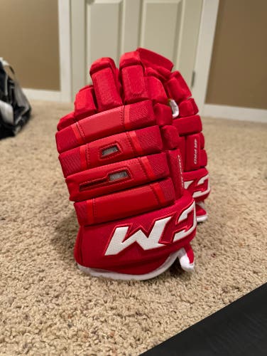 CCM 4 Roll Pro size 15 hockey gloves