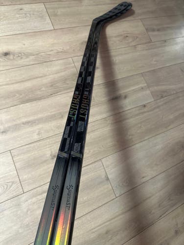 New 2 Pack 2x 65 Flex Right Handed P29 FT Ghost Hockey Sticks