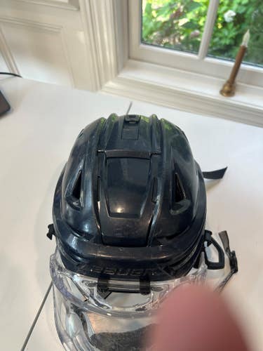 Used Small Bauer Re-Akt 150 Helmet
