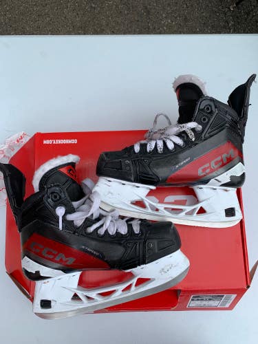 Used Intermediate CCM Jetspeed FT680 Hockey Skates Size 5.5