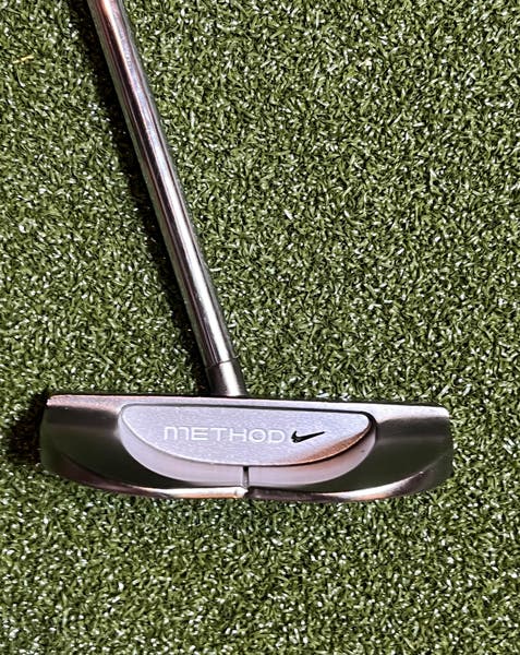 ナイキ メソッドコア MC 4i センターシャフト　NIKE METHOD Product Display Nike Method Core 4i Putter at InTheHoleGolf.com