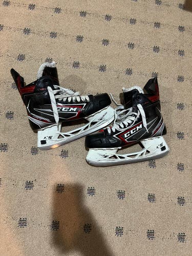 Used CCM Jetspeed FT490 Regular Width Size 10.5 Hockey Skates