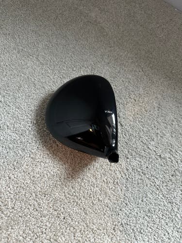 Titleist Left Hand Loft 8 TSR3 Driver Head