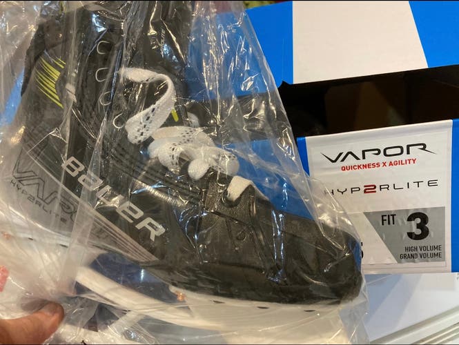 Senior Bauer  8.5 Vapor Hyperlite 2 Hockey Skates