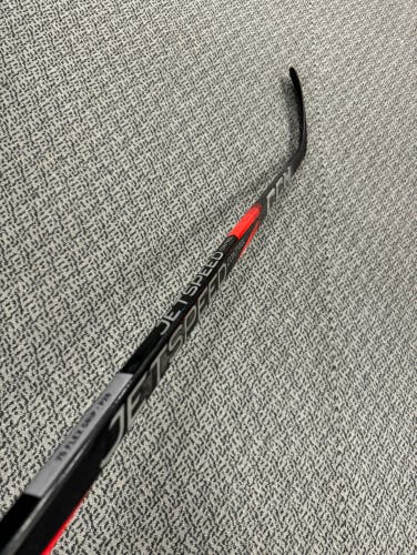 CCM Jetspeed Control 75 flex P28 curve right hand stick