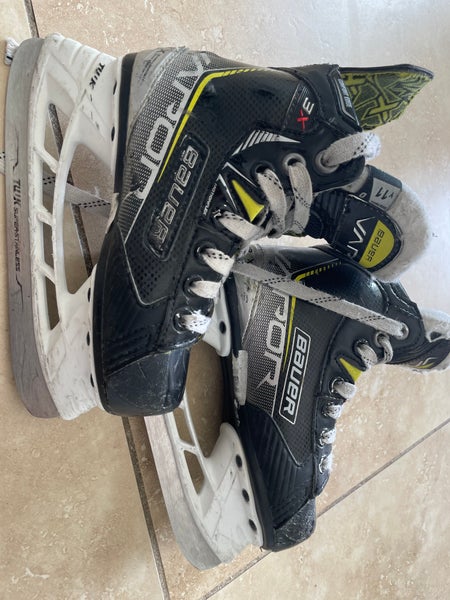 Used Youth Bauer Vapor 3X Hockey Skates Regular Width Pro Stock 11